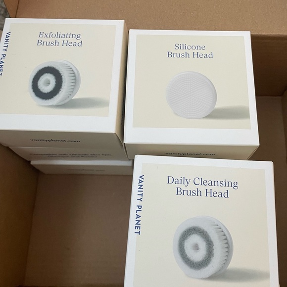 Vanity Planet Aira Steamer and Raedia Face and Body Cleansing System - Picture 4 of 4